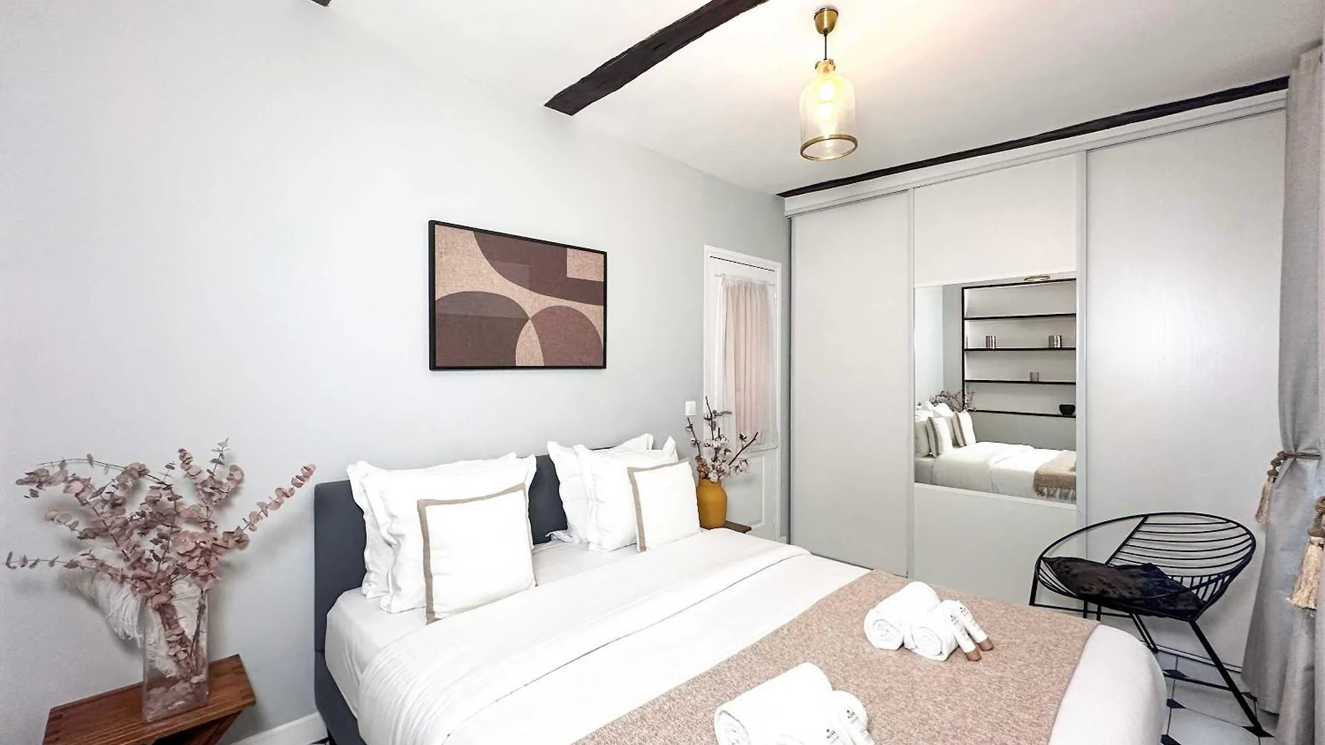 Modern & Spacious Near Le Marais Paris