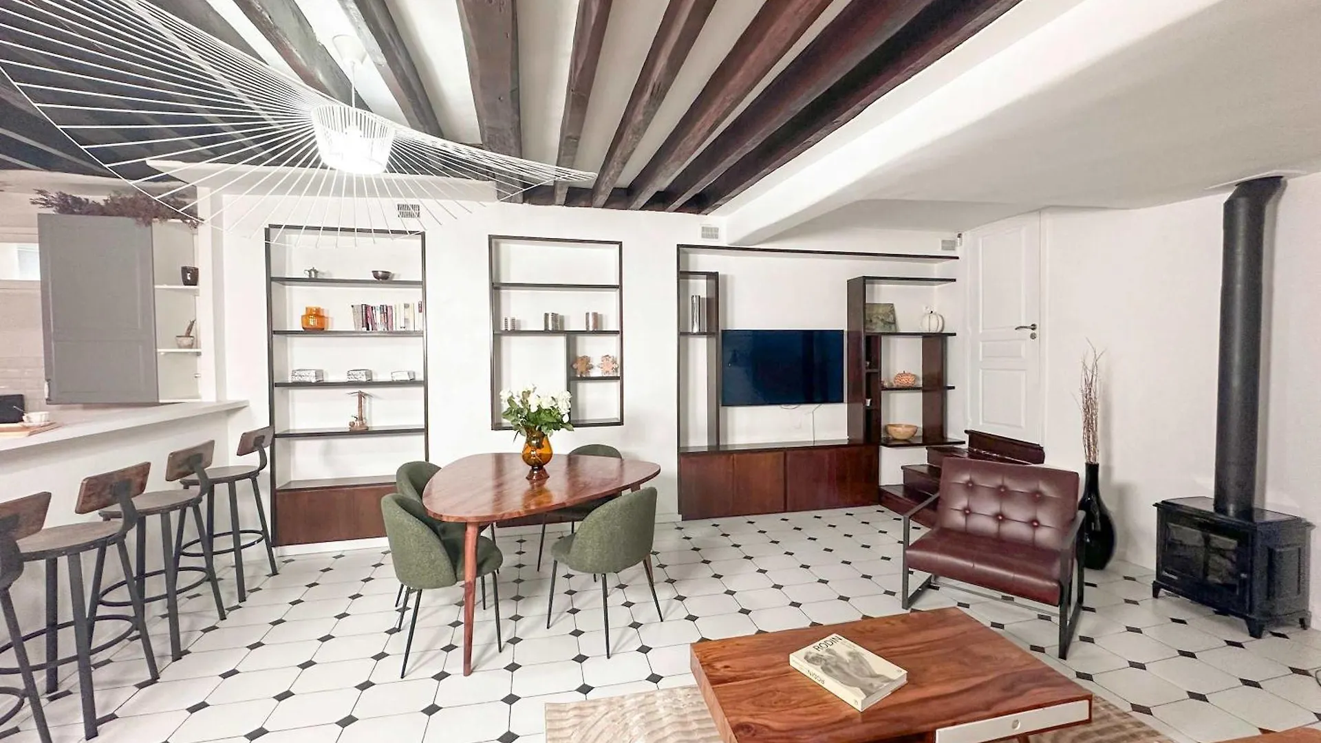 Modern & Spacious Near Le Marais Appartement