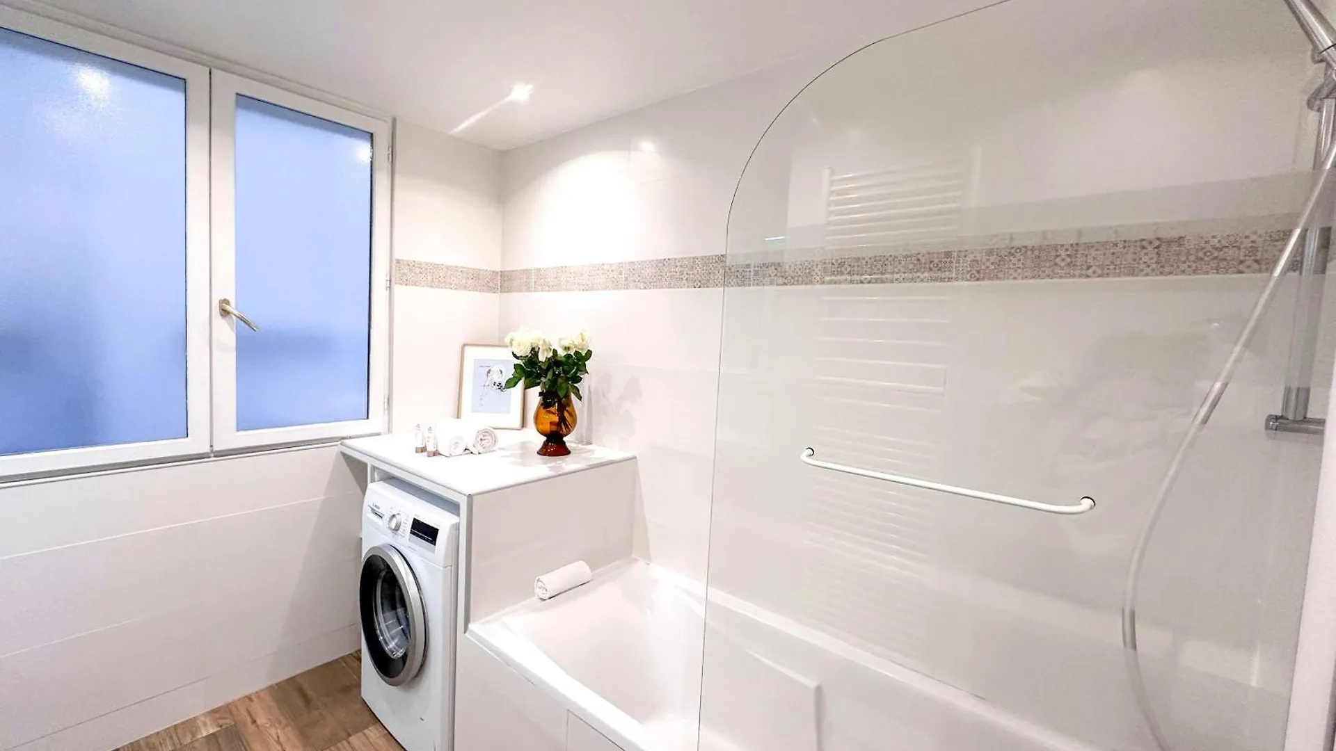 Modern & Spacious Near Le Marais Apartment *