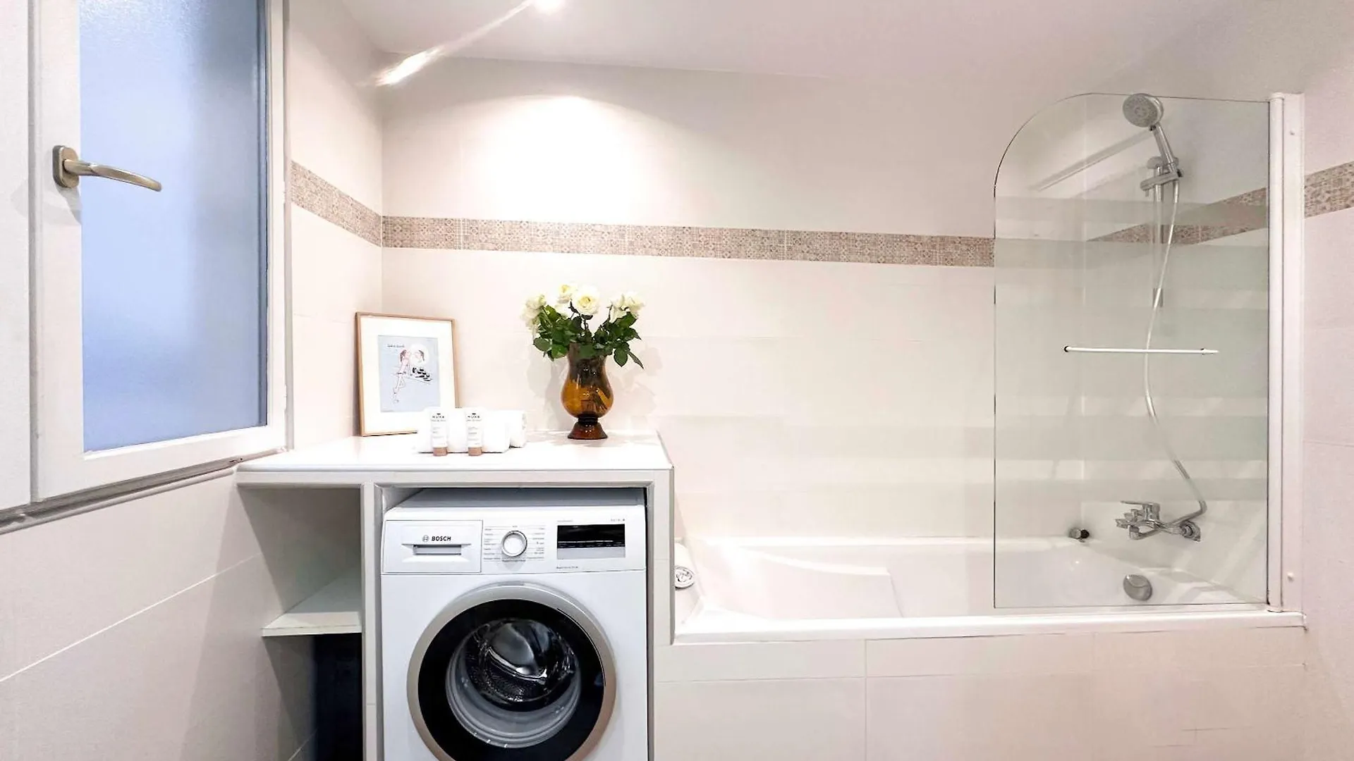 Modern & Spacious Near Le Marais Apartment Paris