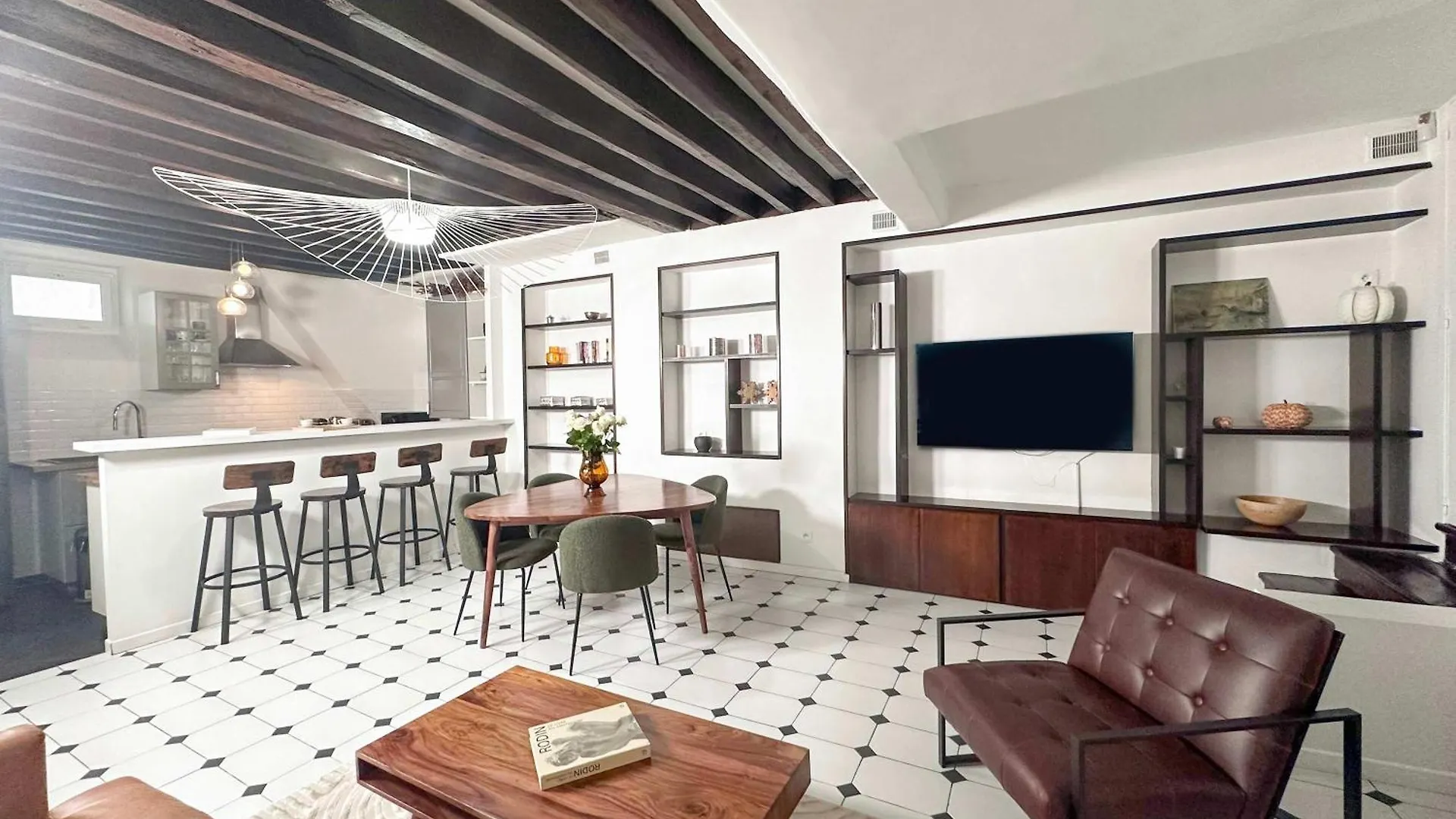 Modern & Spacious Near Le Marais * Paris