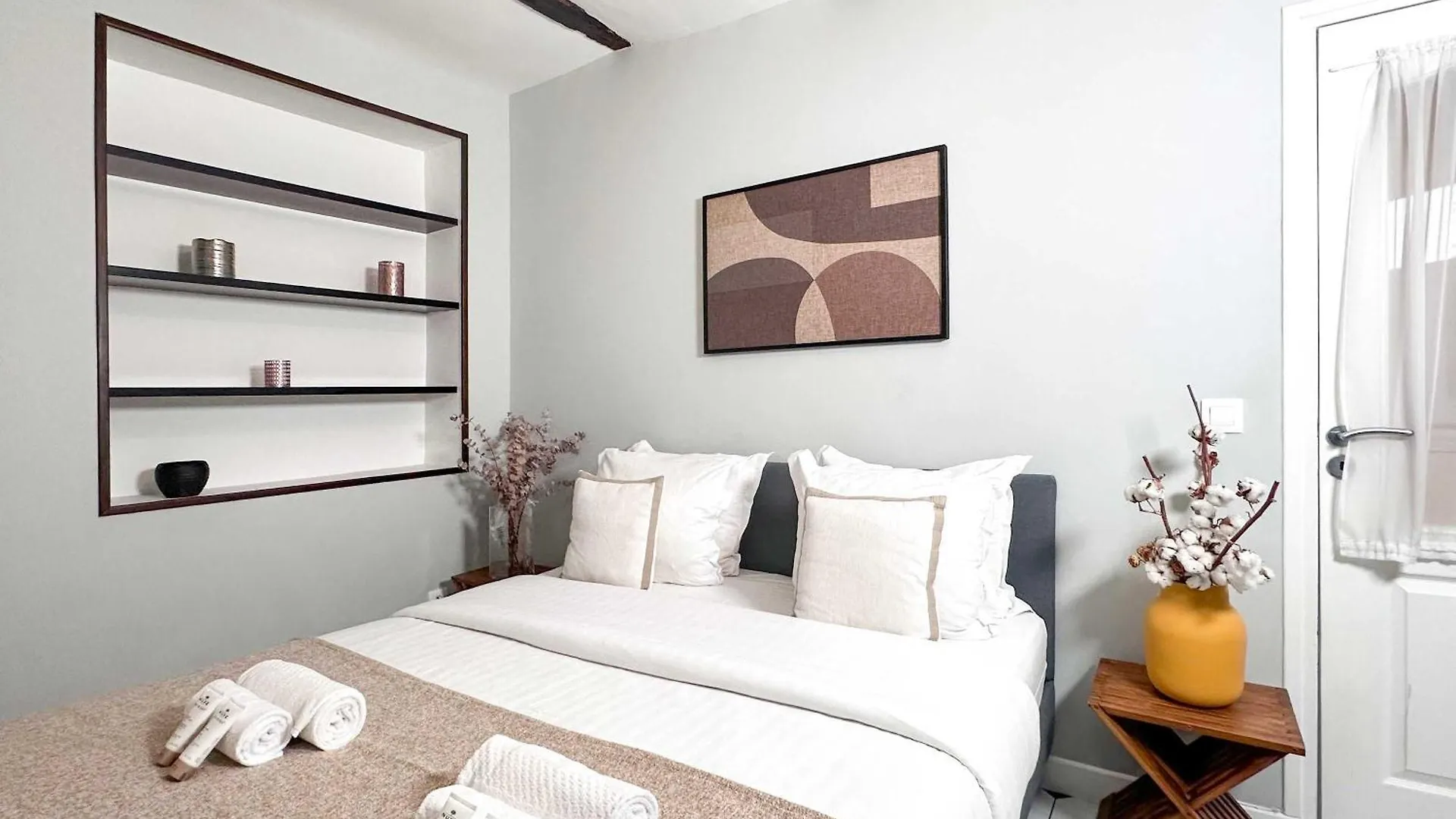 Modern & Spacious Near Le Marais Paris
