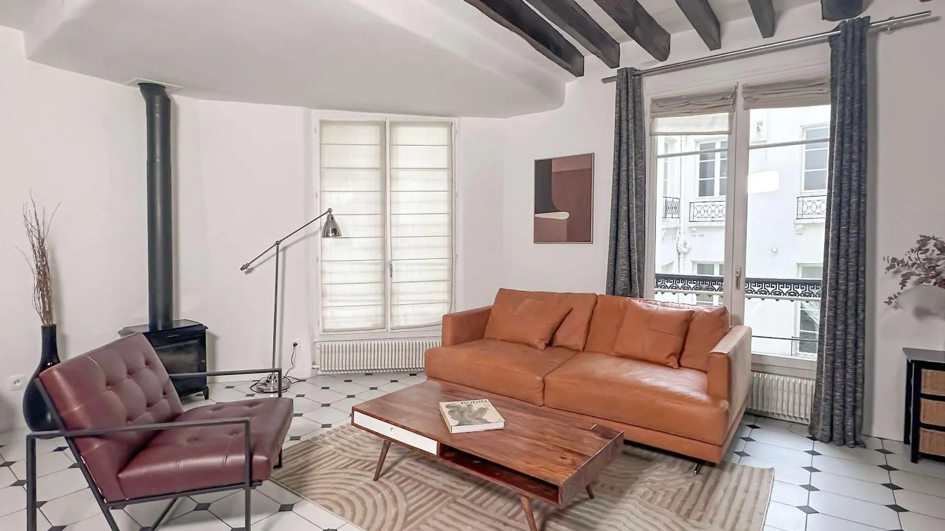 Modern & Spacious Near Le Marais Apartment